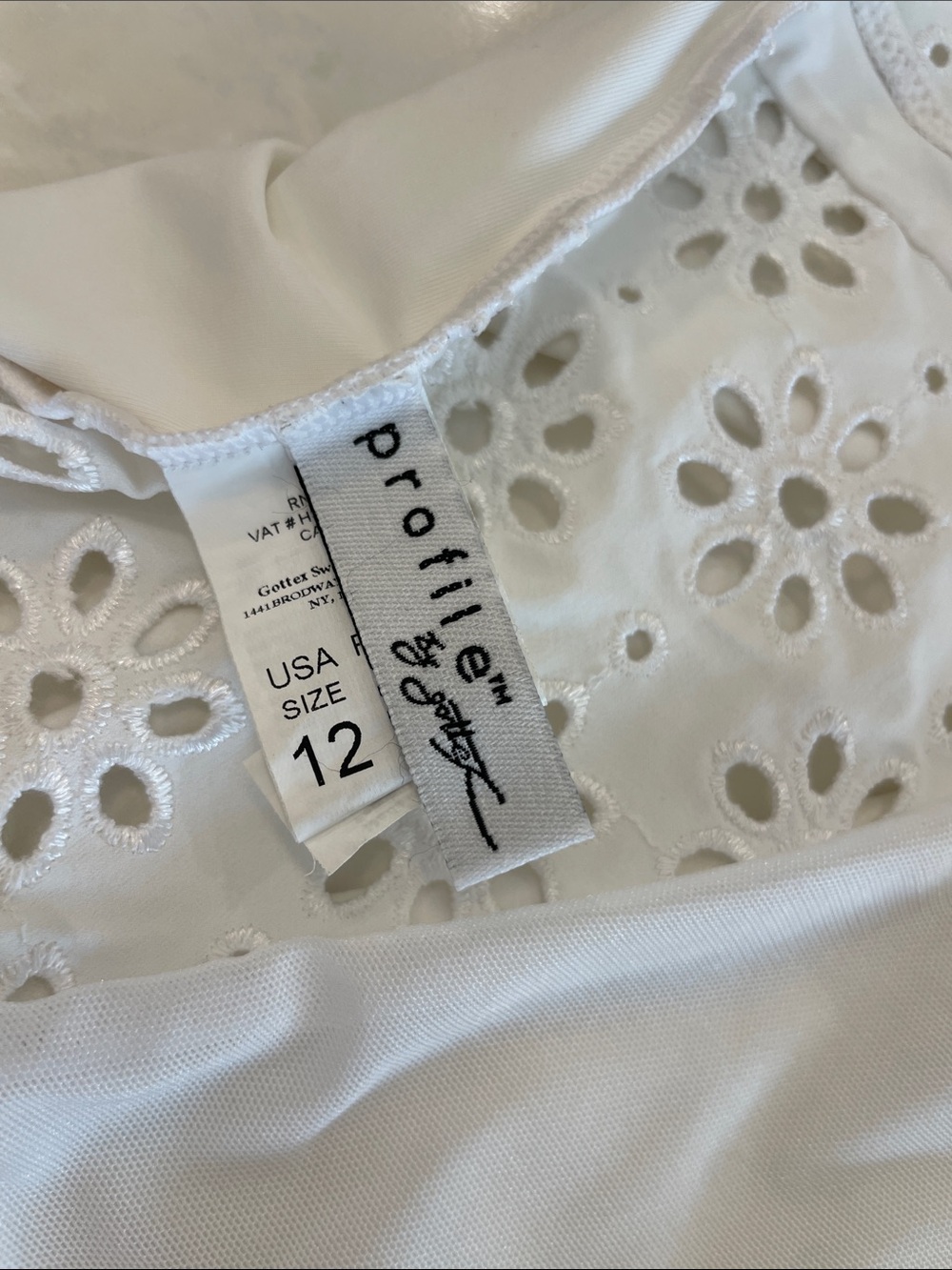 Profile by Gottex Women’s White Eyelet V-Neck One Piece Swimsuit-Size 10 - Picture 7 of 7